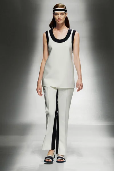 Look 12